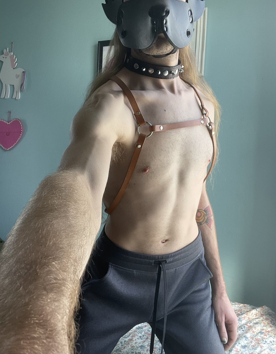 prettypupfaun's tweet photo. 🎧But even with nothin’ on, bet I made you look🎧

#pupplay #humanpup #gaypup https://t.co/Tju32benza