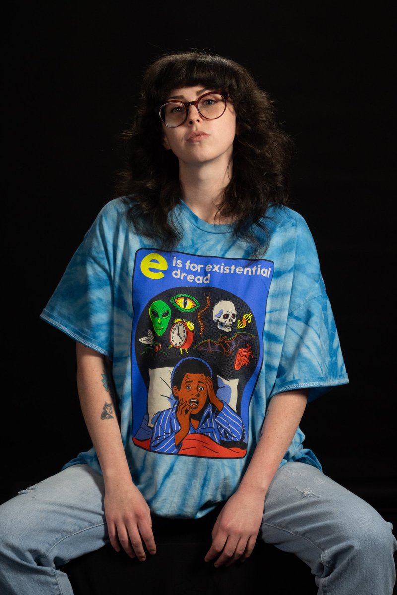 notchelsmanfr's tweet photo. New official headshot to send to future employers (for real—I wore this shirt on purpose. It’s ✨on brand✨) https://t.co/B8FGNLzKOg