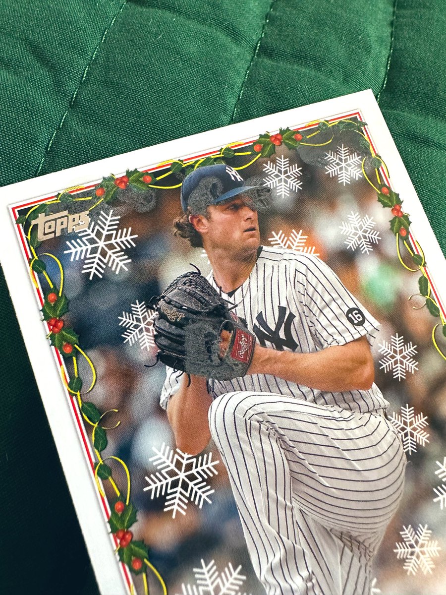 gotta hand it to Topps, they really captured Gerrit Cole’s moldiness in Holiday this year https://t.co/DMpp38M1lJ