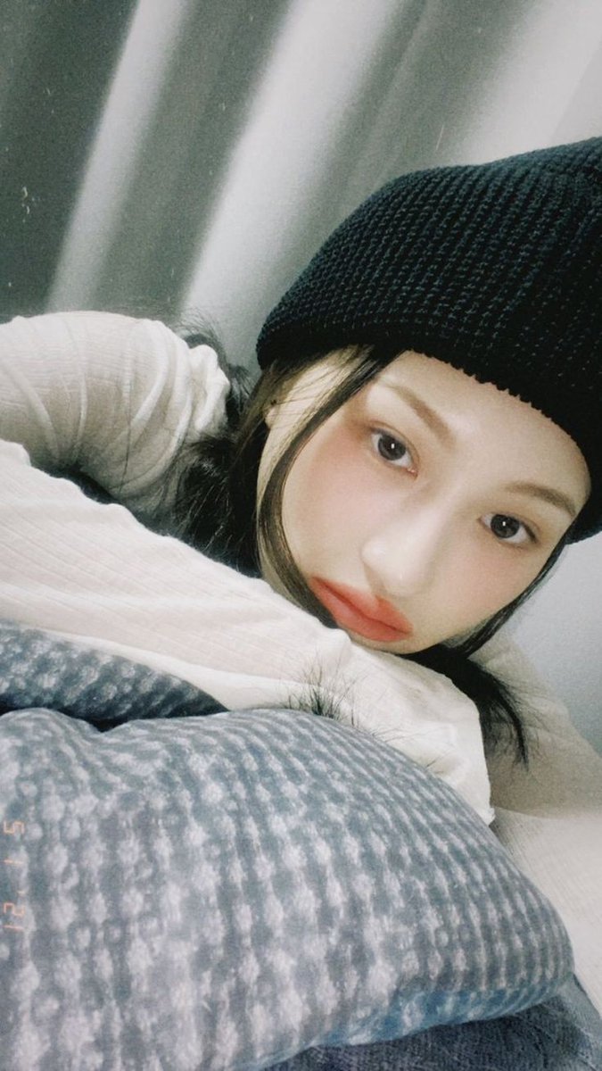 leesieyon's tweet photo. eita como ta cansada https://t.co/VgZiX4HZQh