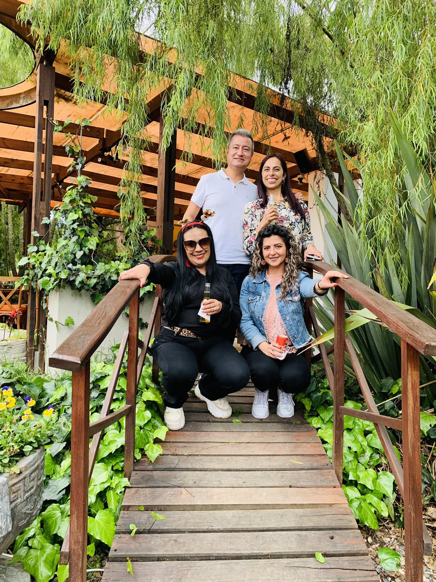 AngelaMRozo's tweet photo. 🎈 fiesta fin de año grupo YMC 🎉 https://t.co/UXYodEqgP3