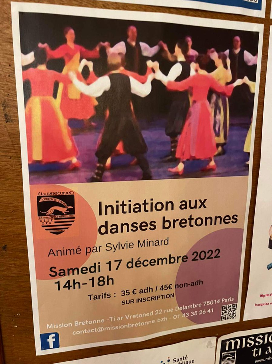 Initiation aux danses bretonnes, samedi 17/12.
👉 Mais vous pouvez venir dès demain dimanche 15h pour vous imprégner de l’ambiance au fest-deiz avec War-sav, Boulas Rio, AR GAZEG VEURZH et plein d’autres.
🎄 Rdv au 22 rue Delambre ✨
