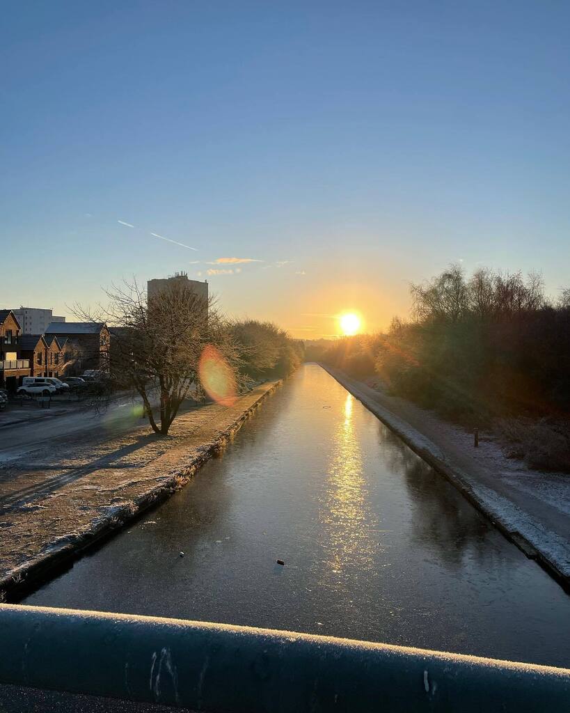 MatthewPegge's tweet photo. Running in a winter wonderland #run #longslowrun #weekendwarrior #runchat #walsallarboretum #canalrun https://t.co/EJ3Xs6oAo6 https://t.co/0QE7HKMMzX