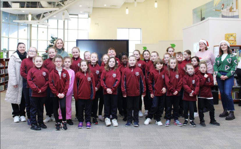 CMoyross's tweet photo. 🎄🎅🏼🎁📚📖 Thanks so much to everyone in #WatchhouseCrossLibrary @limklibraries for inviting us to your Coffee Morning yesterday! Great day had by all!📖🎄🌟 #limericklibraries #rockinaroundthechristmastree https://t.co/thX328LhWB