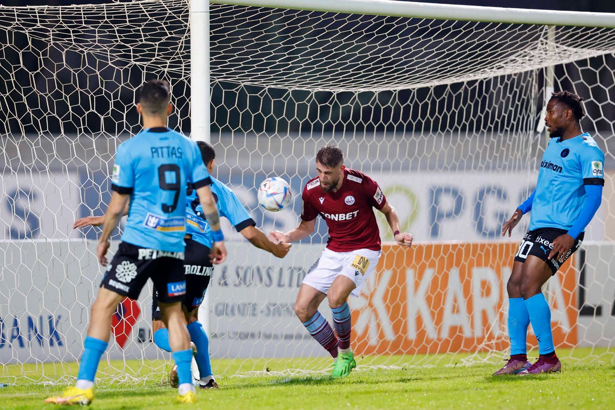 APOLLONOFFICIAL's tweet photo. Ο #Diguiny πέτυχε το πρώτο του τέρμα στη σεζόν με κοντινή κεφαλιά #ENPAPO https://t.co/9Gc0SSBjEK