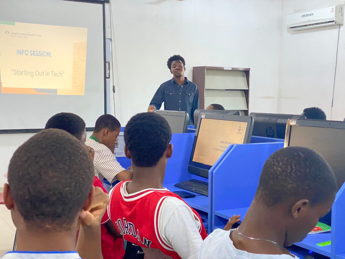 adunlibrary's tweet photo. Google Developers Students Club of Admiralty University of Nigeria go deep into blockchain development, DApp and a Career path to becoming a blockchain developer @adunlibrary  @googledevs https://t.co/Aqm3MngqIf
