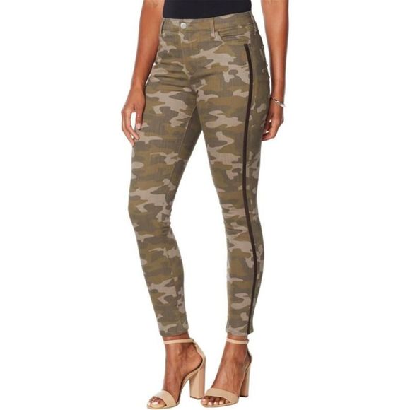 darphenix1's tweet photo. So good I had to share! Check out all the items I'm loving on @Poshmarkapp #poshmark #fashion #style #shopmycloset #louisvuitton #colehaan #skinnygirl: https://t.co/f69Dzicq2k https://t.co/eUfRgXrPwL