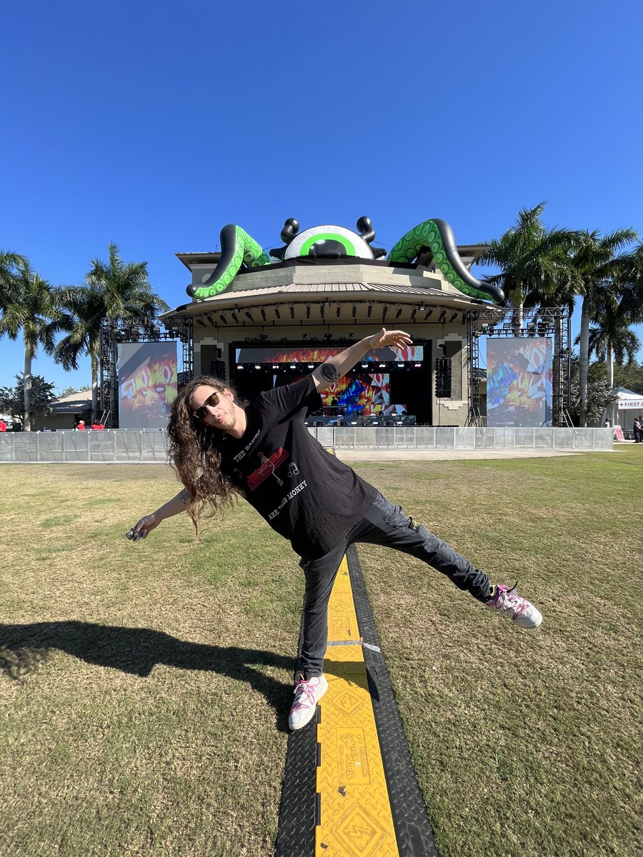 Subtronics's tweet photo. CYCLOPS COVE DAY ONE ARE YALL READY ✨❤️ https://t.co/0g6cKzsoAU