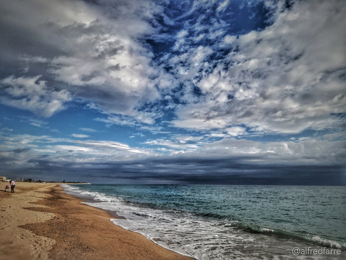 alfredfarre's tweet photo. Malgrat y el mar
10 Dic. 2022
Malgrat de Mar y su mar
5 Oct. 2022 12h.
#malgratdemar #holydays #cat #barcelona #storm #malgratturisme #blue #clouds #sea #sailingphotography #sky @heaven_.of_.travel @heaven_of_travel_
📷@alfredfarre https://t.co/XsGIaQ5ip6