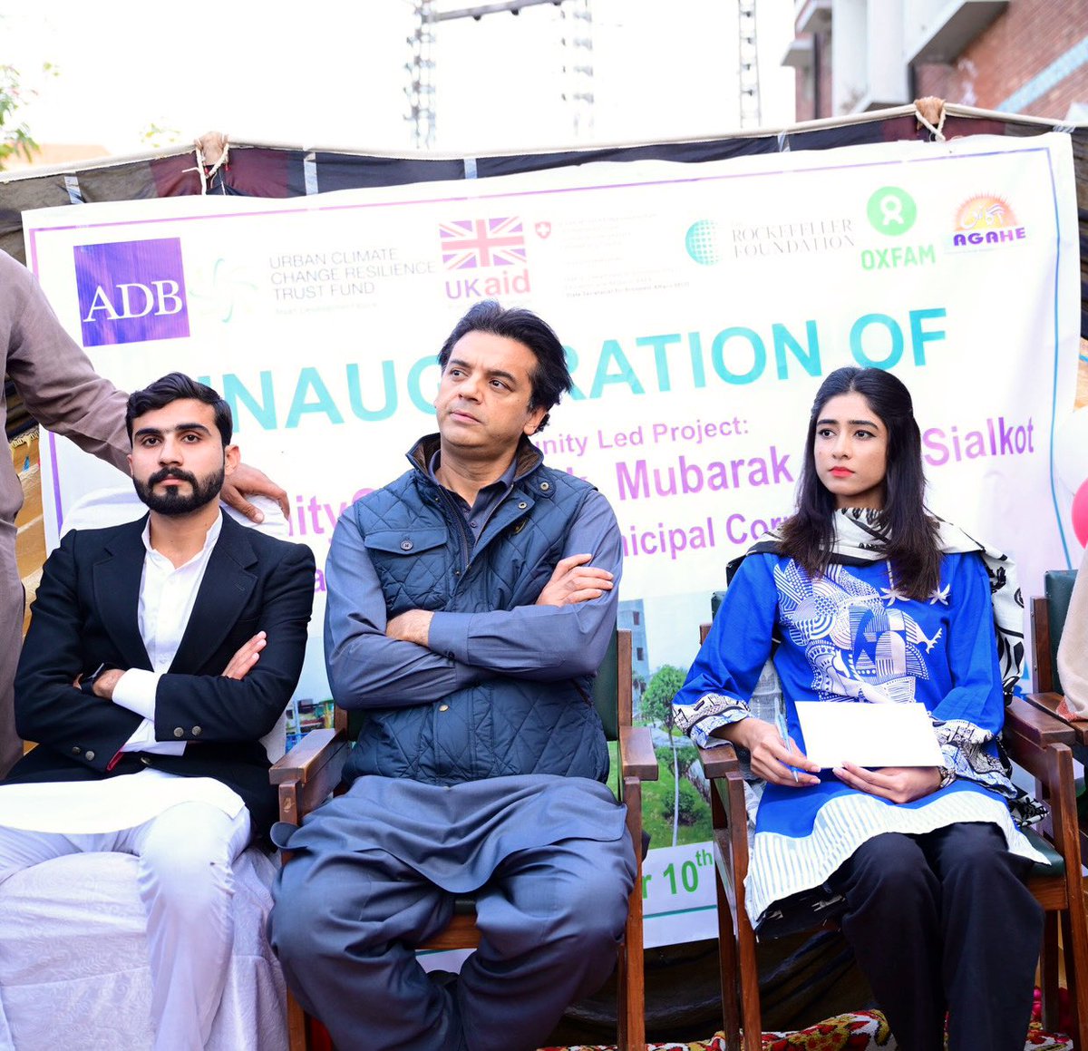 iHajraa's tweet photo. 📌The inauguration of #ADB-#UCCRTF funded project, Community Green Park in Sialkot was held today.
@UdarOfficial regarded it as an exemplary project across Sialkot & requested DC for its extension.
@DC_Sialkot ensured that he will work towards its expansion under PCIP.
#BRUC https://t.co/KcLQLpylVP