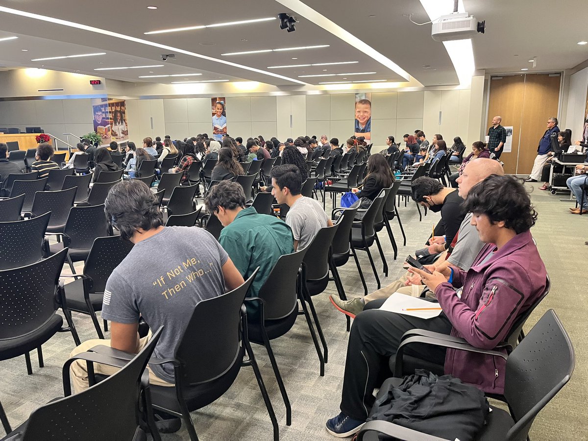 MSuccessHTX's tweet image. Excited for a day filled with learning and empowerment @HISD2College #Amaanah