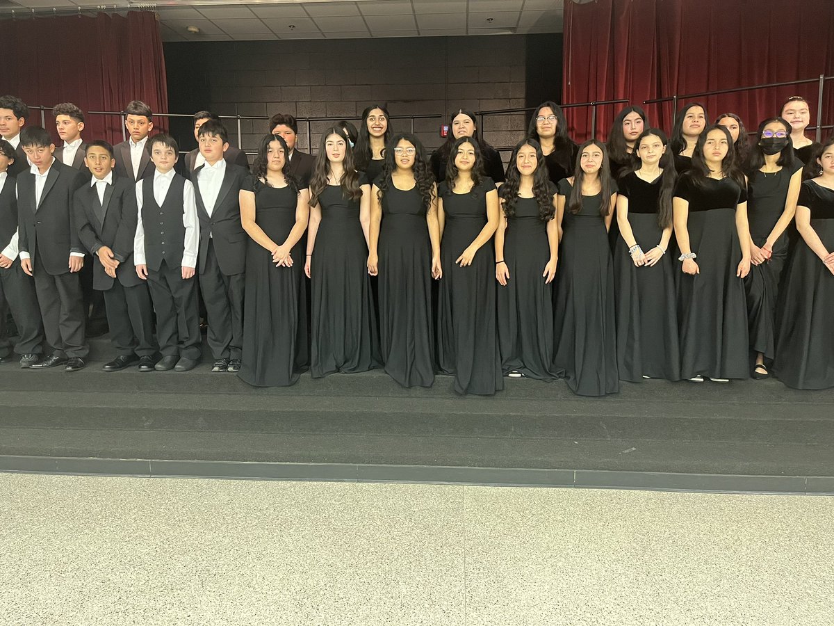 TheVoiceofMrMac's tweet photo. On this past Thursday the Austin Middle School Treble Choir and I had our first concert together! Our “Winter Melody” went amazingly! Thank you for all faculty/staff that attended and every parent/guardian, family, and friend that supported! We are so thankful! 🙌🏾 https://t.co/4oYYrZuFIn
