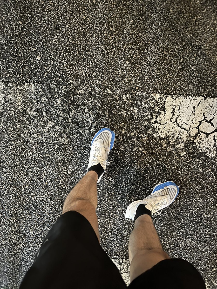 lidi_son's tweet photo. First time trying carbon plated shoes, just going to enjoy the race https://t.co/HwgRRjDJLo