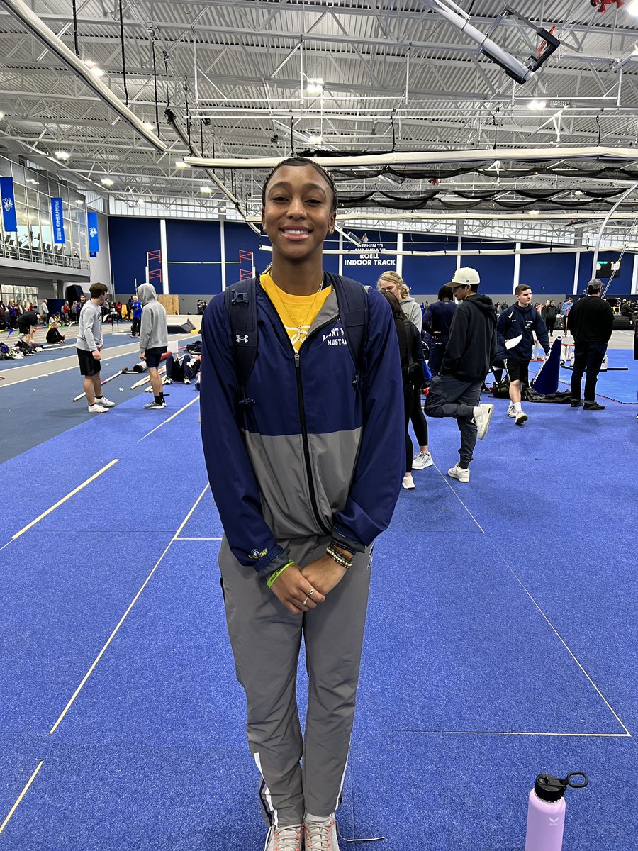 MMUTFXC's tweet photo. Women’s highlights from today’s meet!

💙 TWO national qualifiers: Brooklyn Johnson in long jump and Bre Nail in shot put

💛 1st place finish for Annie Leopold in 60m hurdles

🤍 PRs: Ellen Kangas and Olivia Herring in weight throw and J’Lyn Knutson in the 3000m dash https://t.co/Xtg1gNYxvU