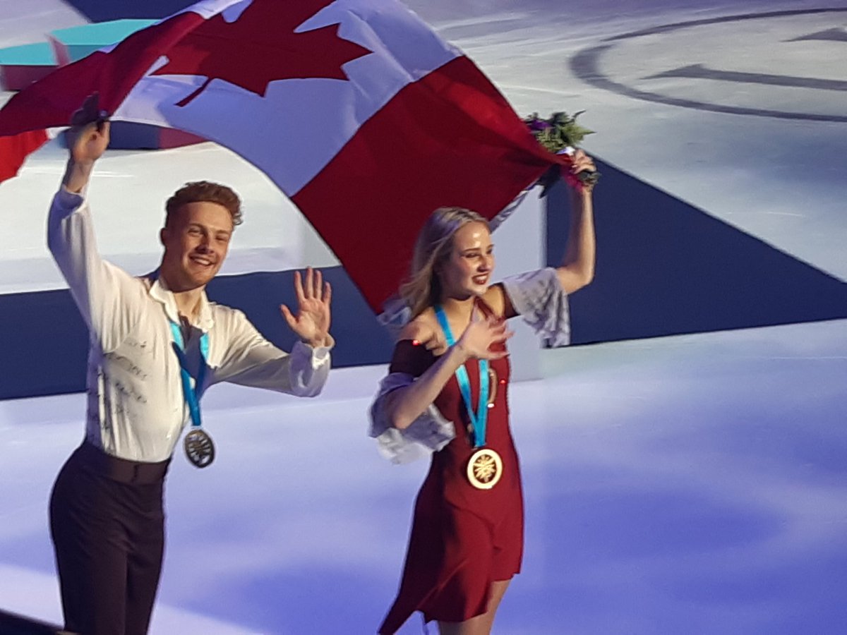 NoNameFace10's tweet photo. Junior Ice Dance Victory Ceremony at #GPFinalTorino #GPFigure22 #GPF2022 
🥇🇨🇦 Nadiia Bashynska and Peter Beaumont 
🥈🇰🇷 Hannah Lim and Ye Quan 
🥉🇨🇿 Katerina Mrazkova and Daniel Mrazek https://t.co/u2SHbolcT8