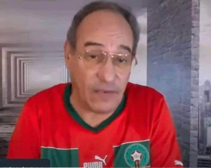 🔴 هذا وأمثاله لما كان المنتخب الوطني الجزائري يلعب ويفوز كانوا يقولون بأن الكرة يستعملها النظام الجزائري والكابرانات لإلهاء الشعب وتنويمه 
اليوم كشفهم ربي وظهرت حقيقتهم للجميع اليوم أصبحوا يرتدون أقمصة المنتخب المغربي وأصبحوا بعد كل فوز للمنتخب المغربي ينشرون منشورات يباركون فيه