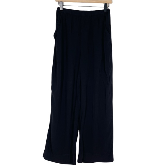 devilady00's tweet photo. So good I had to share! Check out all the items I'm loving on @Poshmarkapp #poshmark #fashion #style #shopmycloset #toryburch #matildajane #anthropologie: https://t.co/fEqZEXb2xs https://t.co/URDFnLZuil