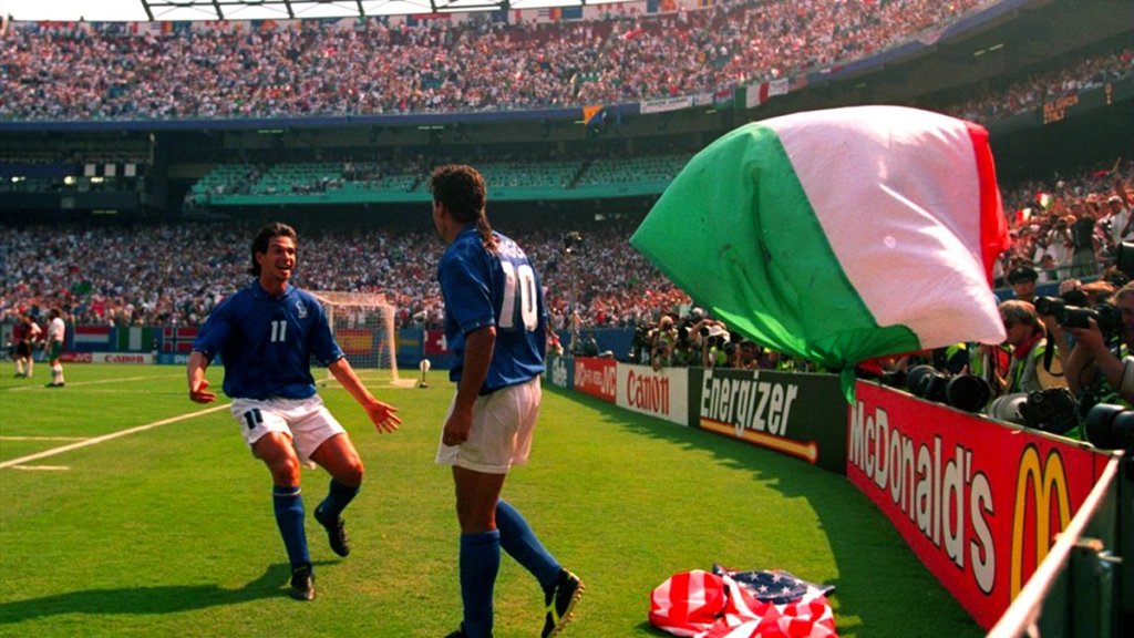 GentlemanUltra's tweet photo. 🆕🚨 In a new TGU episode of '3 World Cup Questions' @SerieA_Aust sits down with @serieAchronpod producer Simon Causerano @SimonChronicles to get a perspective on his World Cup past. Enjoy! 🏆🇮🇹⚽️ #FIFAWorldCup  #Azzurri #Italy #WorldCup 
https://t.co/1PPr1B80oE https://t.co/hHq31p6zAD