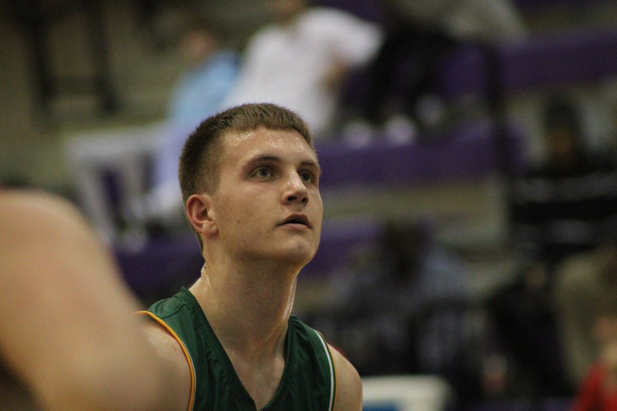 EastoftheBend's tweet image. 🔊END OF  Q3:

NC: 35
S: 38

Let’s goooo WAVE. Give that energy🤩🟢🏀

#eastofthebend #newarkcatholic #greenwave #sportsmedia #ohio #boysbasketball