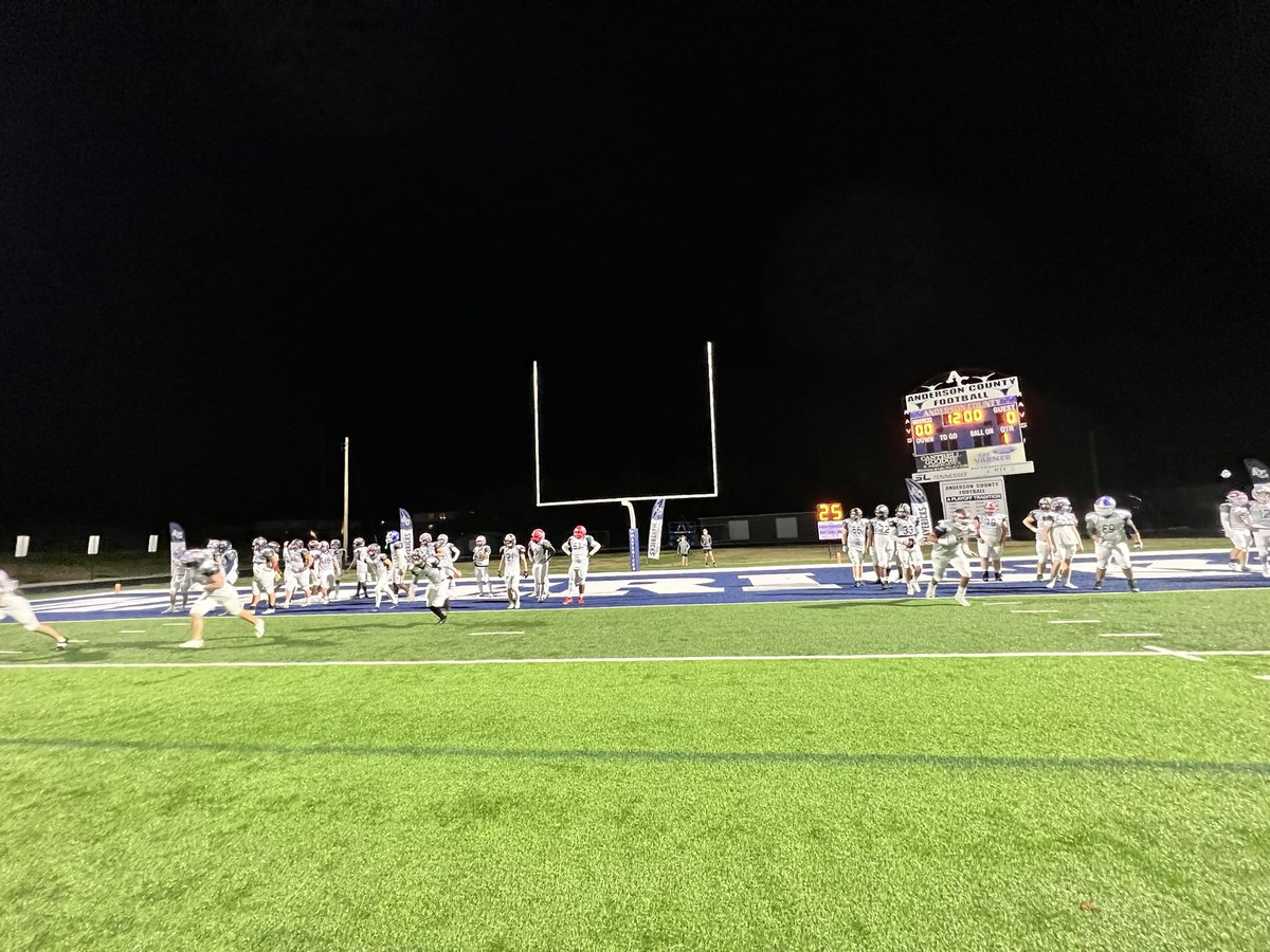 CoachJPressley's tweet photo. Let’s go!! @rivalrythursday @wvltpacker @CarterHSFB #GoKnox #GoHornets https://t.co/wdUuvDzTdM