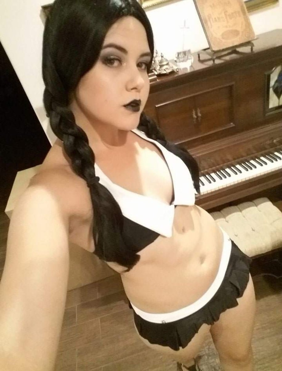 Giantess Robin tweet media