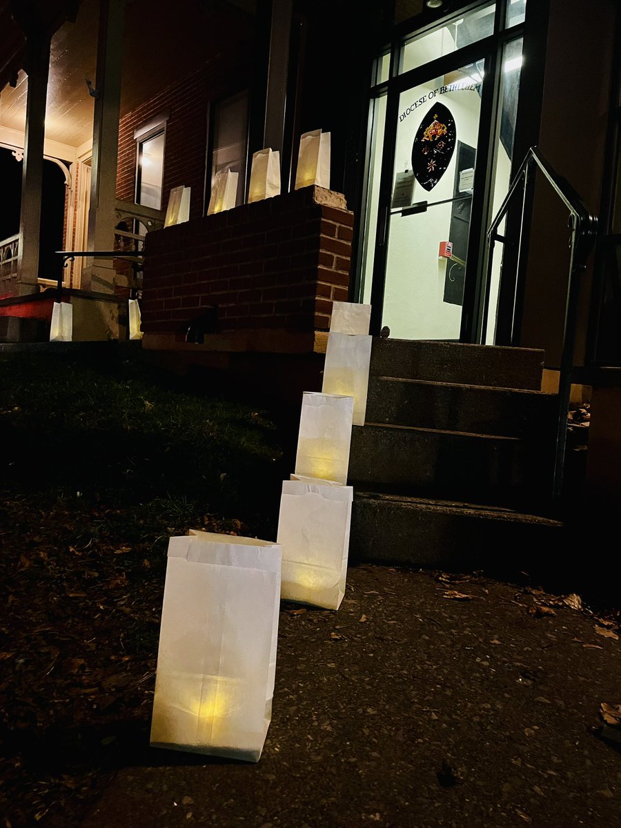 Diobeth's tweet photo. The Diocese of Bethlehem lighting the path on Wyandotte street.#DioBeth #Luminarianight https://t.co/sIaRmiJ8JC