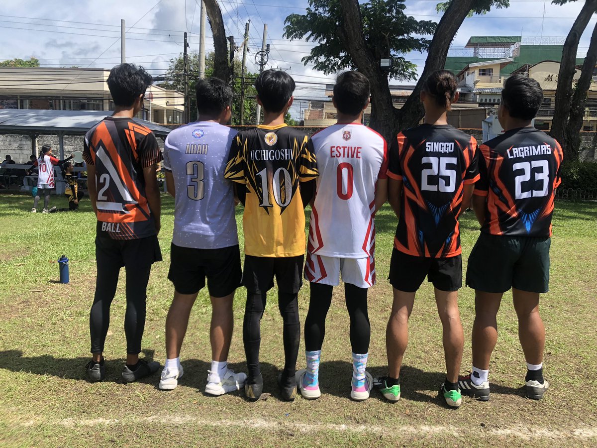 SeanRonanEstive's tweet photo. Incomplete 2018 G12 Titans Frisbee team. Miss you all! 

Baka naman next hat or mini tourney tayo ulit teammates 😌 https://t.co/37SAte4kDX