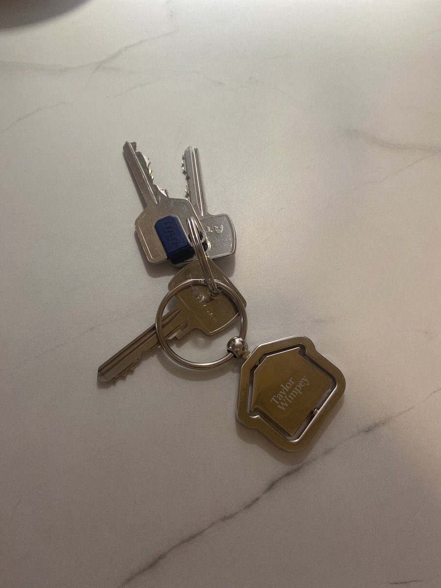 abbeydaydo's tweet photo. &amp; we are in! Blood sweat and many of tears are worth this day 🏡🥰✨ https://t.co/aJazZfoenZ