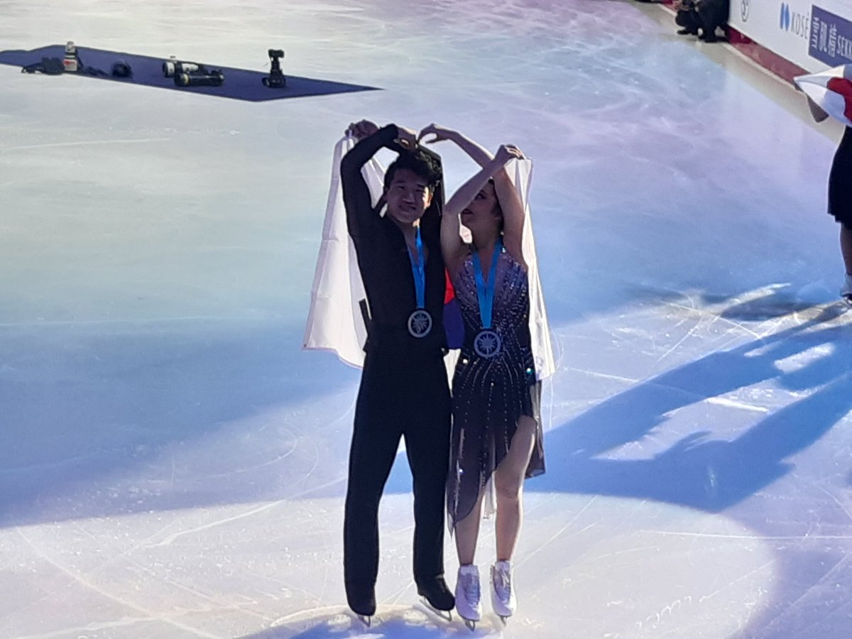 NoNameFace10's tweet photo. The absolutely CUTEST, Hannah Lim and Ye Quan (also fan faves), making us delighted with human heart under Korean flag ❤🇰🇷
#GPFinalTorino #GPFigure22 #GPF2022 #HannahLim #YeQuan 
#임해나 #예콴 #해예네 https://t.co/8SD8s3QlE4