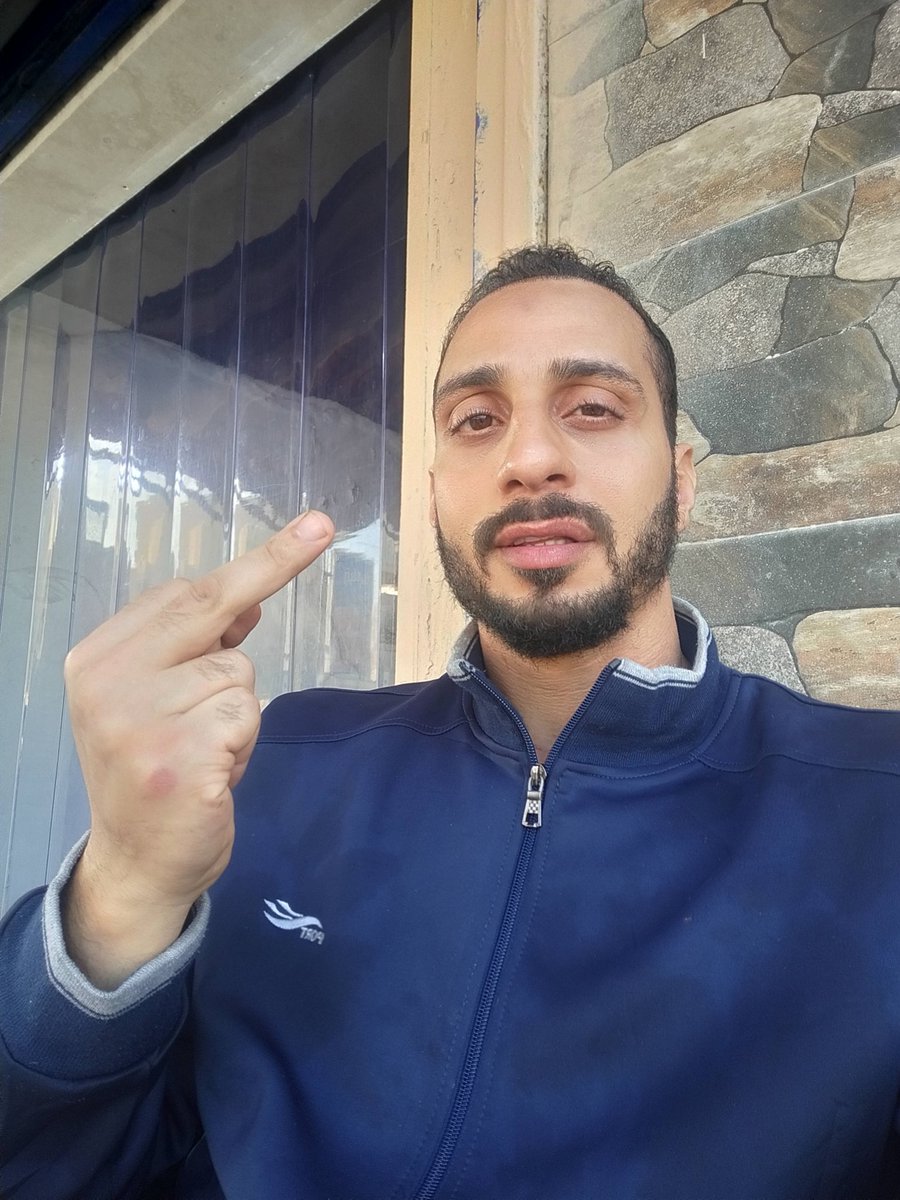 الي احدهم لو انت شايف نفسك احدهم فهو ليك