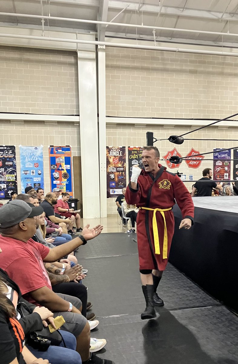 Time for <a href="/Diegorenay/">Diego Renay</a> vs <a href="/iamhyderman/">Your AMERICAN HERO Joey Hyder</a> #MPWSilverBells2