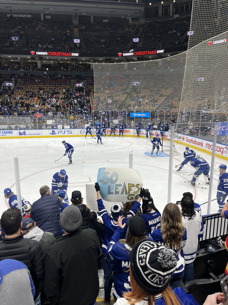 blairnotwithane's tweet photo. Hoping for a souvenir at his first game!
#LeafsForever https://t.co/1Hg0rKsyKg