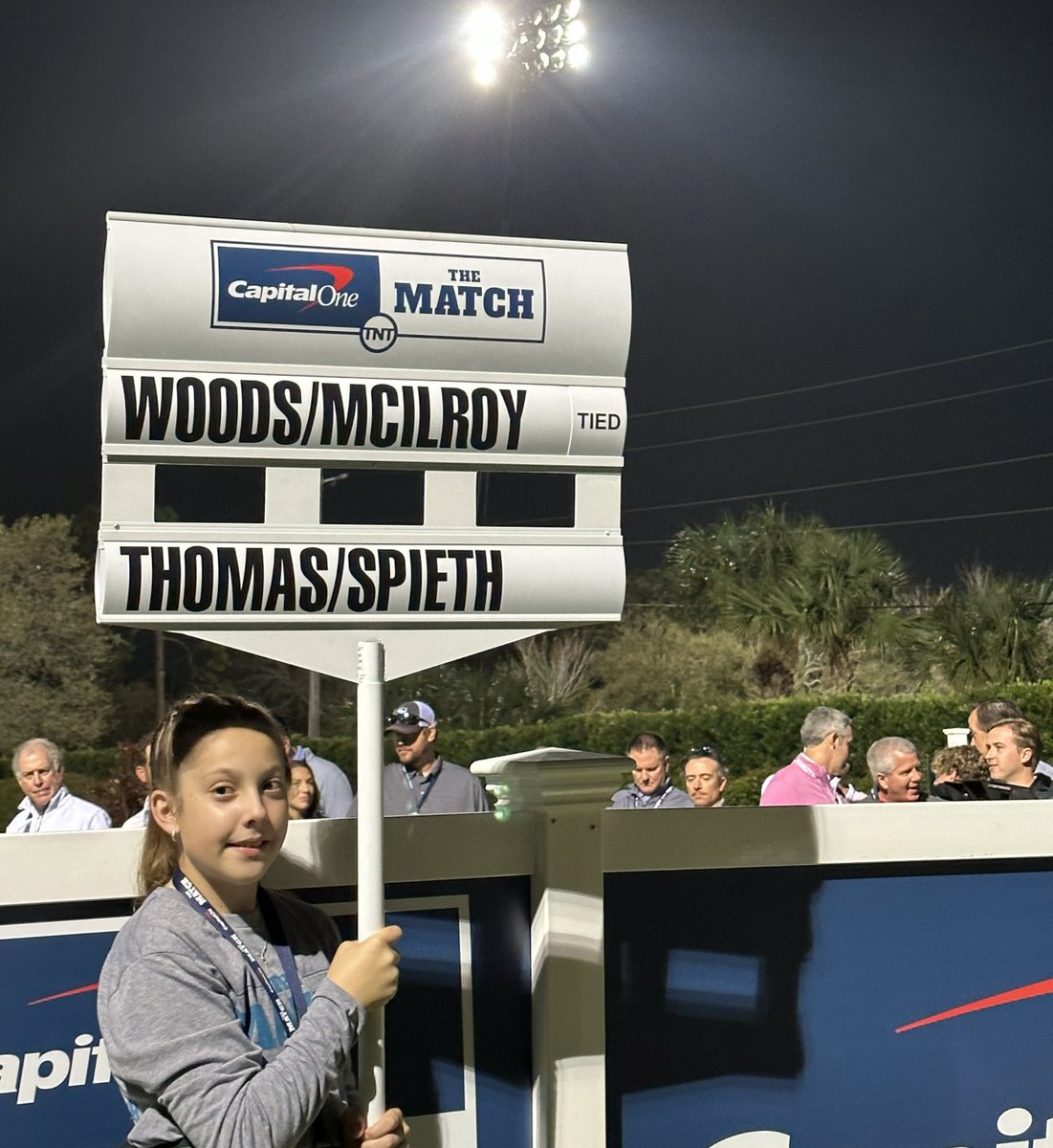 GolfDigest's tweet photo. Best job tonight. 🙌

#CapitalOnesTheMatch https://t.co/LcrzObexCp