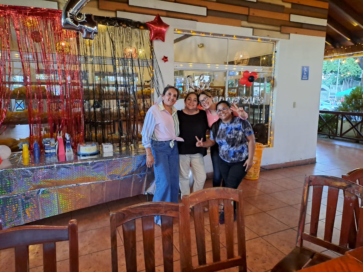 Feliz 4to Aniversario #UnidosEnVictorias 
#DiciembreAlegriasFamiliares 
<a href="/FloryCantoX/">Flor y Canto 🇳🇮</a> <a href="/Amanecerabz/">#TodosSomosDaniel🇳🇮Amanecerabz</a> <a href="/noelia_arauz/">𝙼𝚊𝚛í𝚊 𝙽𝚘𝚎𝚕𝚒𝚊 𝙰𝚛á𝚞𝚣🇳🇮</a> <a href="/CaleroMariela/">Mariela Calero 🇳🇮</a> <a href="/LaZelayita/">La Zelayita 🇳🇮</a>