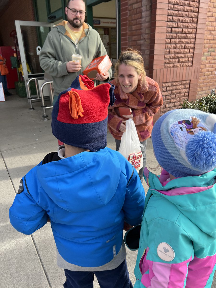 sbrush522's tweet photo. Another successful Cram-A-Cruiser event with @NoAndoverPolice!  Amazing to witness so much generosity, it’s heartwarming to be a part of such an incredible community.  One week left - stop NA Market Basket by from 9am-noon on 12/17 and help support the @MVYMCA Food pantry! https://t.co/rFBKYldG8o