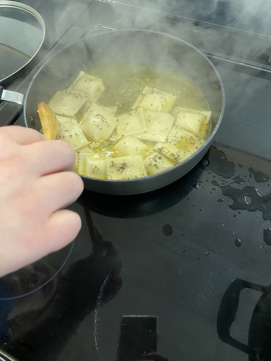 MsDFamConSci's tweet photo. Mmmmmmm…stuffed pasta week! Always a crowd pleaser. #raviolisryummy, #homeec, #Pastaweek, #garlicbutteralioli, #realmendodishes https://t.co/iKUxbygjAn