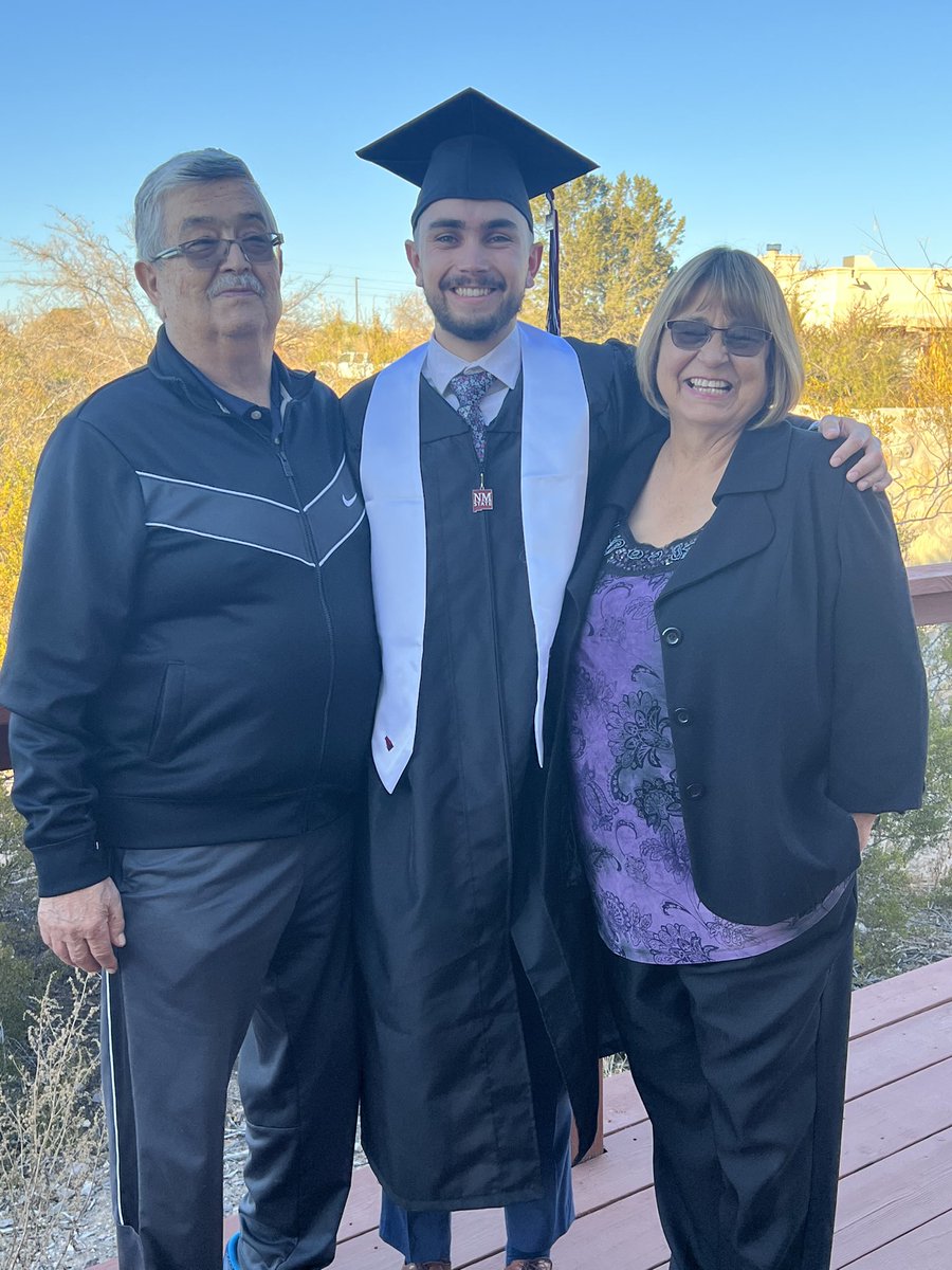 CoachFloLRU's tweet photo. Grad man 👨🏻‍🎓 #CO2022 https://t.co/ANErI8YpEp