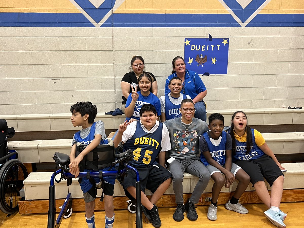 DueittMSBand's tweet photo. On Friday, the Concert Band, under the direction of Henry Espinoza, played for the Spring ISD Special Olympics held at DMS.   They did a great job and the athletes were amazing!  @Joerclark @DueittEagles https://t.co/Olr6t4Qcsy
