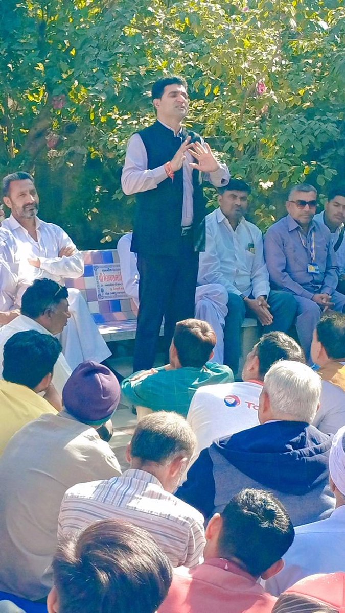 ખભાળિયાની જનતાએ 60 હજાર જેટલા મત આપીને મારા પર વિશ્વાસ મુક્યો જેને પગલે લોકોનું અને કાર્યકર્તાઓનું આભાર માનવા ભાણવડ અને સલાયામાં મુલાકાત લીધી !ભલે ચૂંટણી હાર્યો પણ લોકોના કામ કરતો રહીશ! સત્તા માટે રાજનીતિમાં નથી આવ્યો !સત્તા તો પહેલા પણ હતી જ એને છોડીને આવ્યો છું !