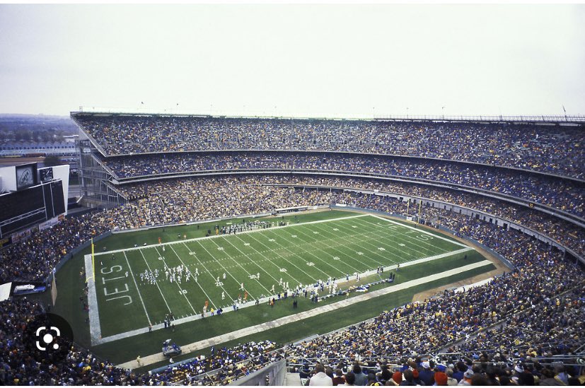 Carter_W21's tweet photo. OTD: December 10, 1983
The Last NFL game is played at Shea Stadium. The Pittsburgh Steelers beat the NY Jets 34-7. The Jets would go on to play at Giants Stadium from 1984-2009, then at MetLife from 2010-present. 
#FHSSportsLit https://t.co/rsMEVeZJ9t