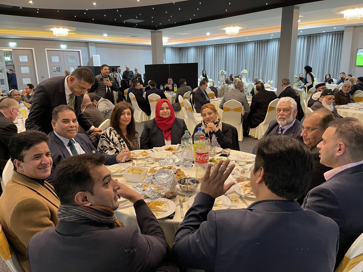 At a charity fund raising event organised by Aspire supported living to support the flood affected people in Pakistan. Great evening thanks to @khalid4PB for the invite and great round the table political and social discussion with distinguished guests and councillors.