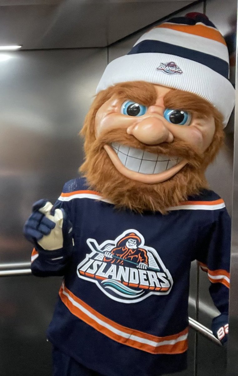 ExIsledUsher's tweet image. My God.  AHOY!!!!  #Isles #ReverseRetro  #NYISLES