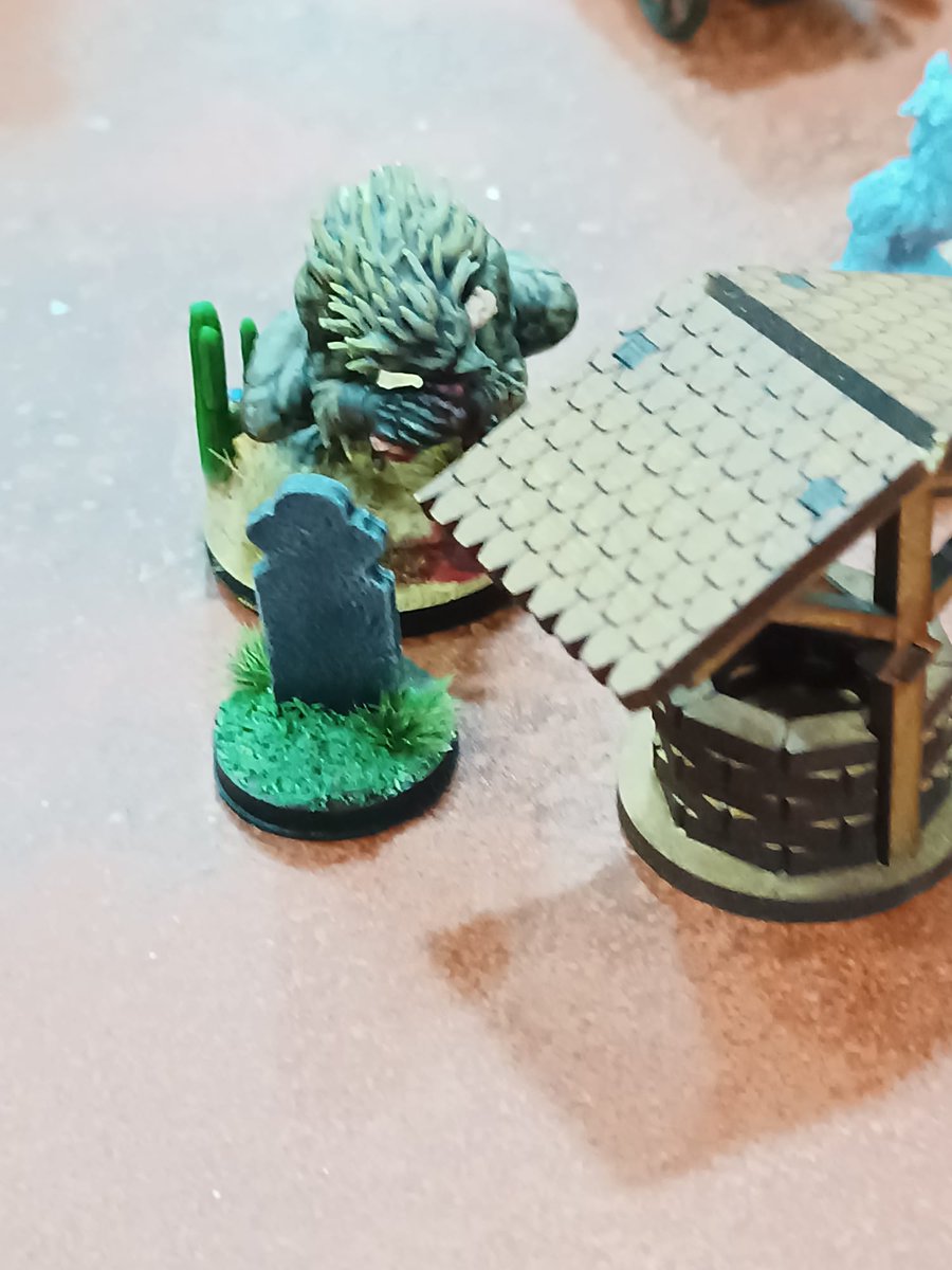 Habemus_Ludum's tweet photo. #quedadashabemusludum
#habemusliga
Ayer noche de #VierGames tuvimos partida de liga en la América de Drácula.
@HTPublishers @OspreyGames #DRACULA #America #DraculasAmerica #wildwest #Farwest #weirdwest #wargames #wargame #wargaming #Warmongers #behemont #werewolf https://t.co/bp8A9DgI4g