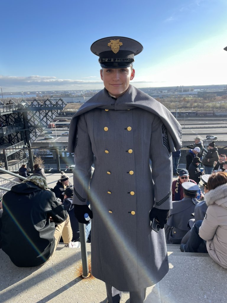 Go Army!  Beat Navy! #armynavy  <a href="/Kuhrteous/">Michael Kuhrt</a> <a href="/emmakuhrt/">Emma Kuhrt</a>