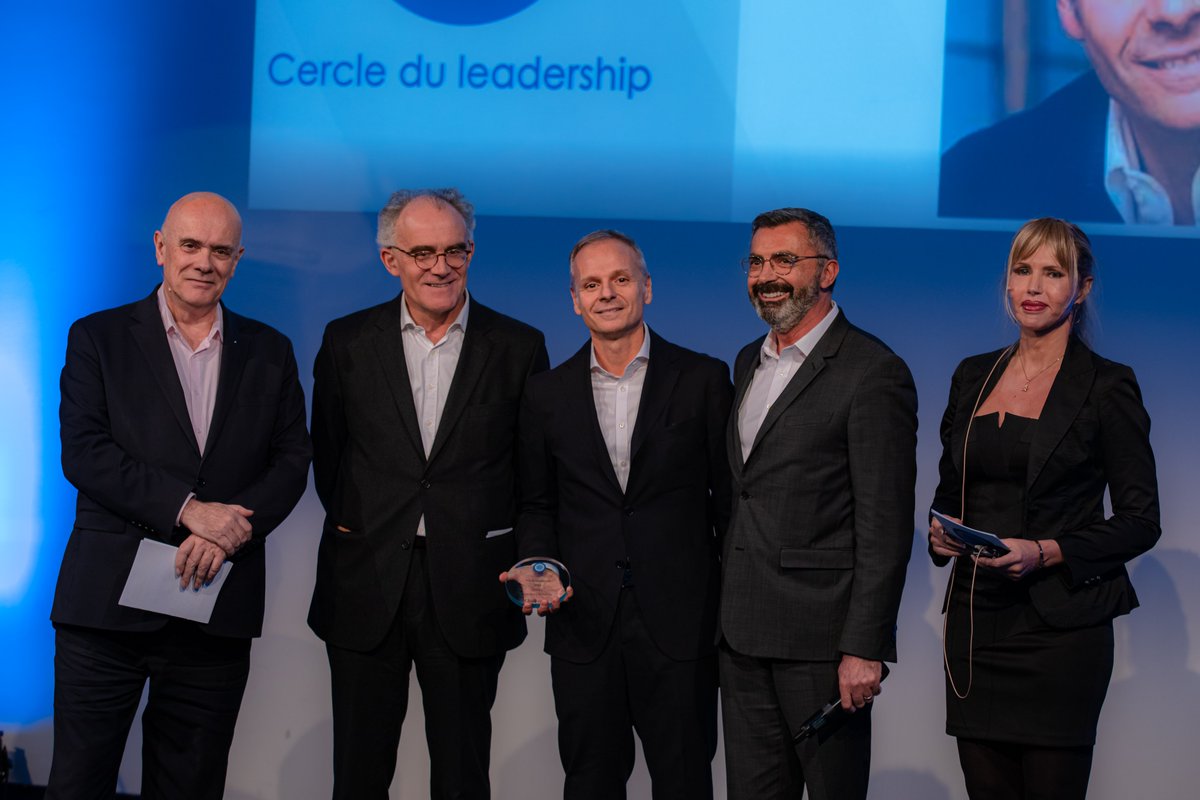 10ème Cérémonie de remise des prix du leadership du Cercle <a href="/ESCP_bs/">ESCP Business School</a>  en partenariat avec <a href="/Challenges/">Challenges</a> 
🔹 Bravo à Jean-Marc Bellaïche, Président du groupe Printemps, pour son Prix du Leadership 2022 – remis conjointement par Pierre-Henri de Menthon et Didier Pitelet