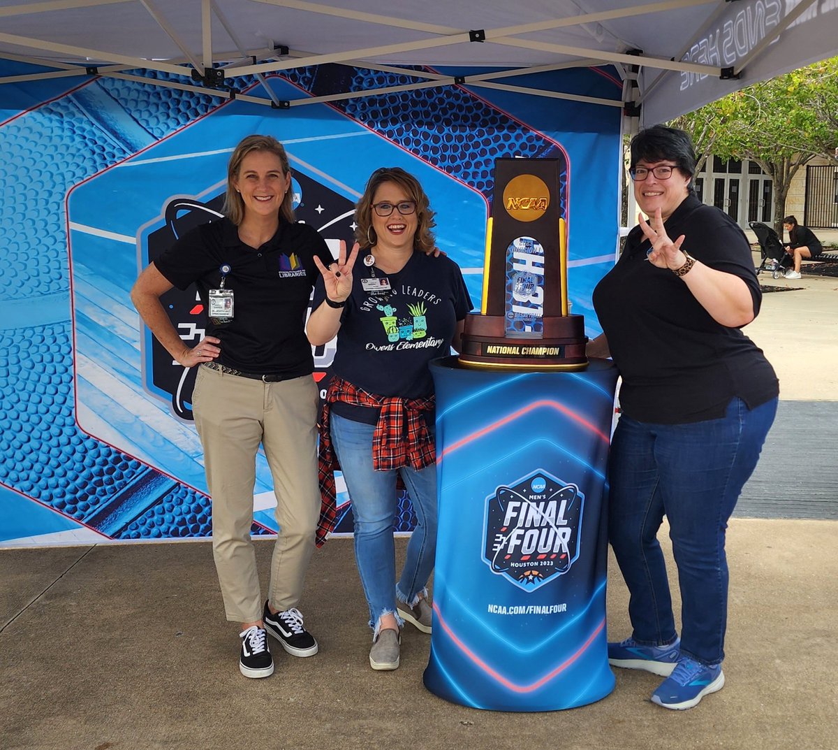 LeopardLibrary's tweet photo. What a great way to celebrate our 3rd grade readers! @CyFairLibraries @CyFairISD #FinalFour #RTTFF https://t.co/mmDQzqroKE