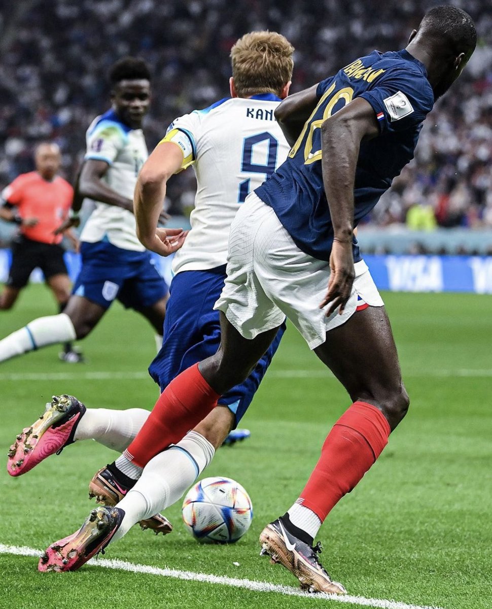 I refuse to believe a panel of 5 people unanimously made the decision that this was perfectly legal. #ENGFRA #FIFAWorldCup