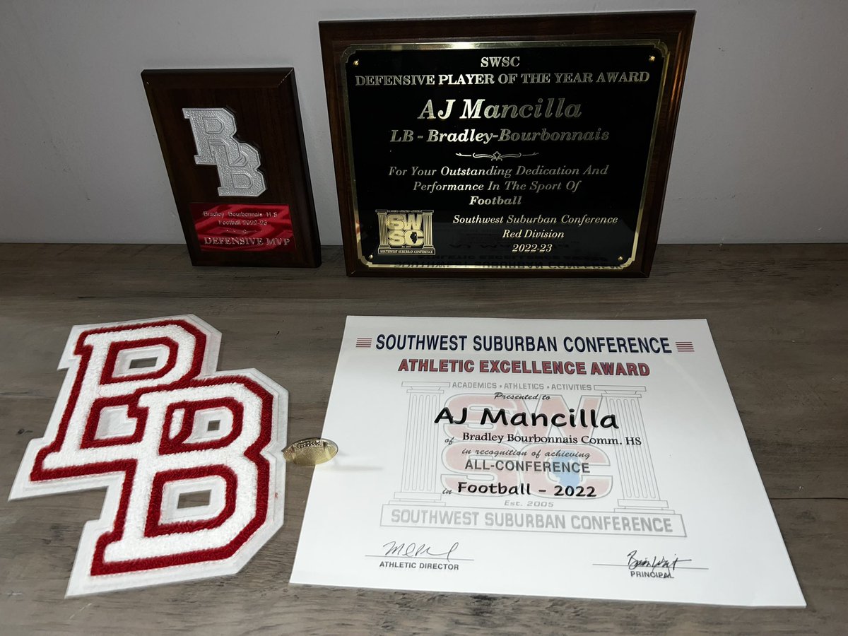 TY to all my coaches & D-line #AllConference #SWSCDPOY #AllArea #TeamDMVP #TeamCaptain @BBCHSFootball @Boilers25 @EDGYTIM @mikeclarkpreps @CoachBigPete @TDJsports @coolc815 @ncsa @Rivals_Clint @247recruiting @TheCountyPulse @PrepRedzoneIL @VTOSPORTS @CoachWalkerNCSA @Bryan_Ault