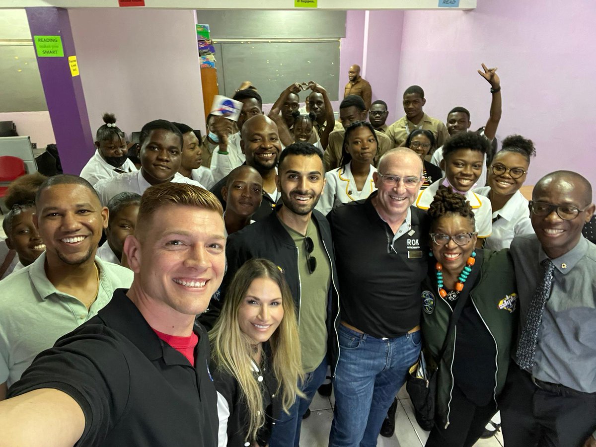 Lee Giat ✈️ tweet media