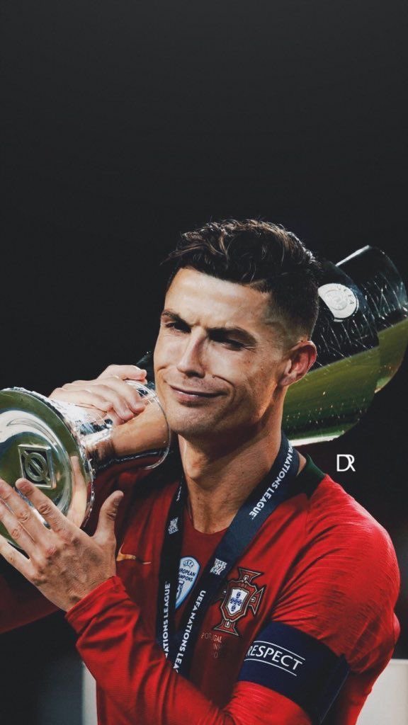 ffslipx's tweet photo. you have accomplished many things that people would die to have, you have inspired millions, you are the reason why the new talents of football are here right now. 

you are a legend to your home, your teams, and to the whole world. https://t.co/NnIgxHs85W